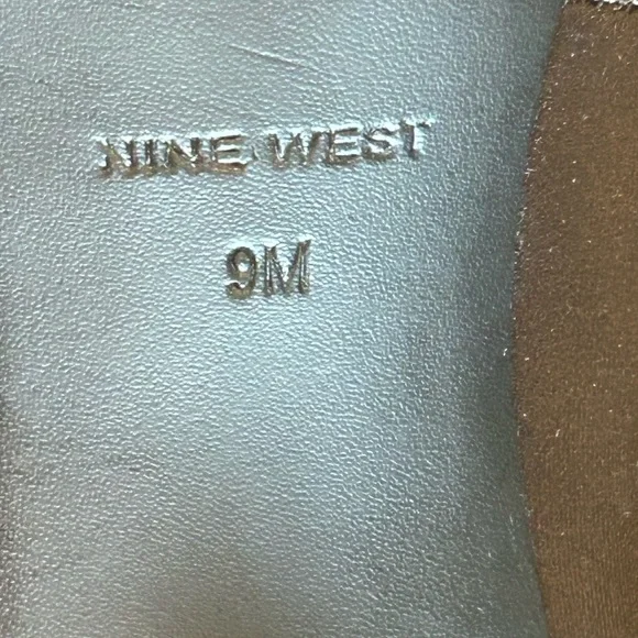 Nine West Black Pumps with Pearl Embellishments - Picture 3 of 13